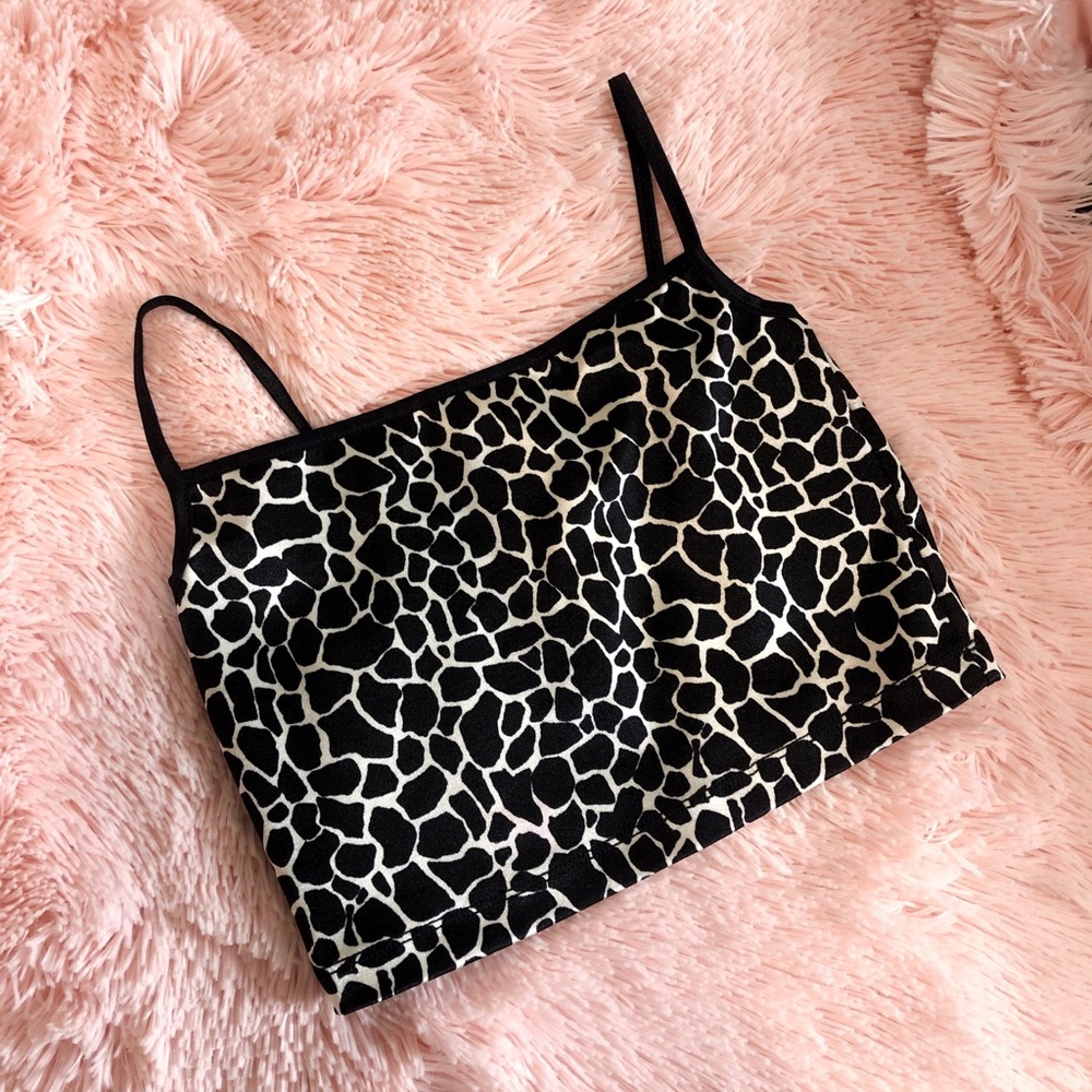 Cropped Top Black & White Pattern